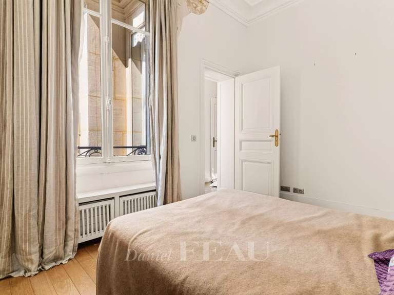 Appartement Paris 8e - 3 chambres - 163m²