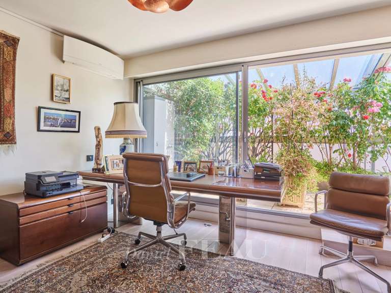 Appartement Paris 17e - 5 chambres - 202m²