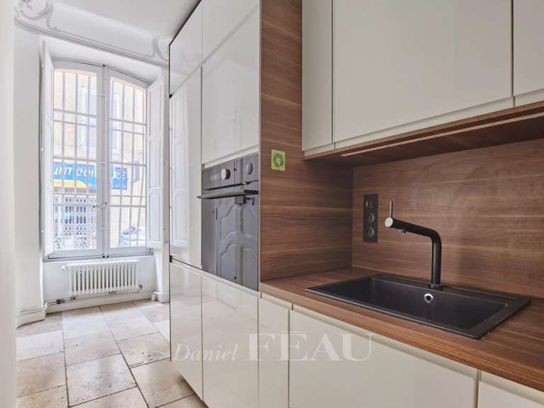 Apartment Aix-en-Provence - 1 bedroom - 77m²