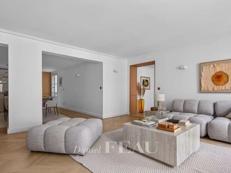 Appartement Paris 7e - 2 chambres - 135m²