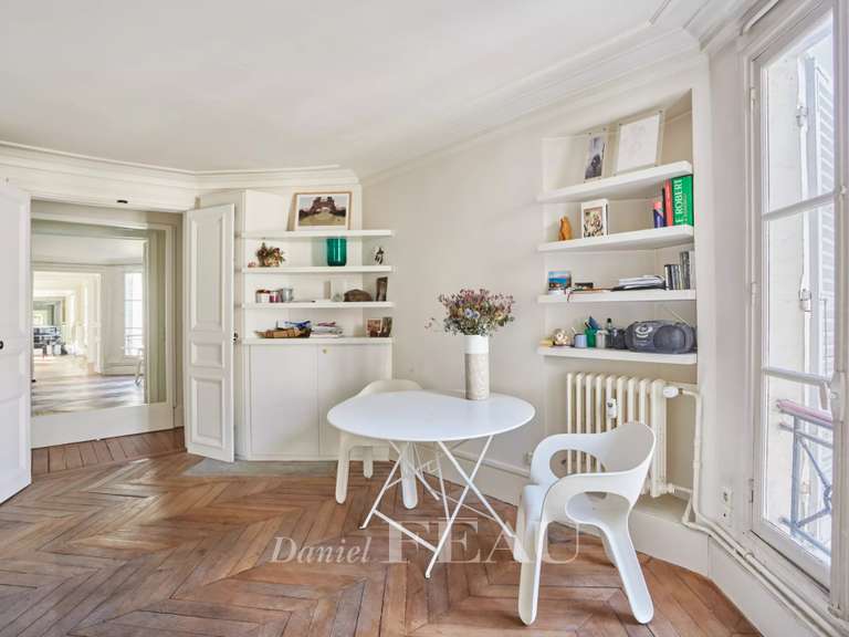Appartement Paris 7e - 2 chambres - 83m²