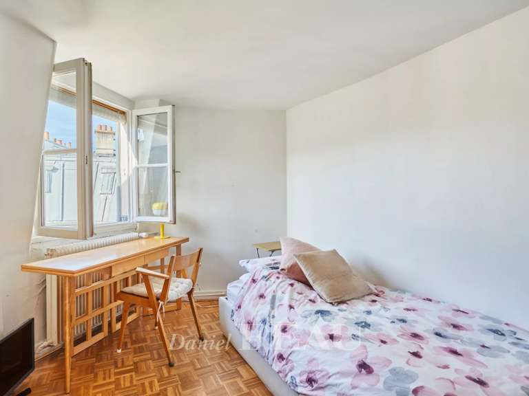 Appartement Paris 7e - 2 chambres - 83m²