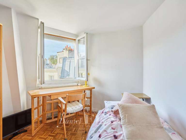 Appartement Paris 7e - 2 chambres - 83m²