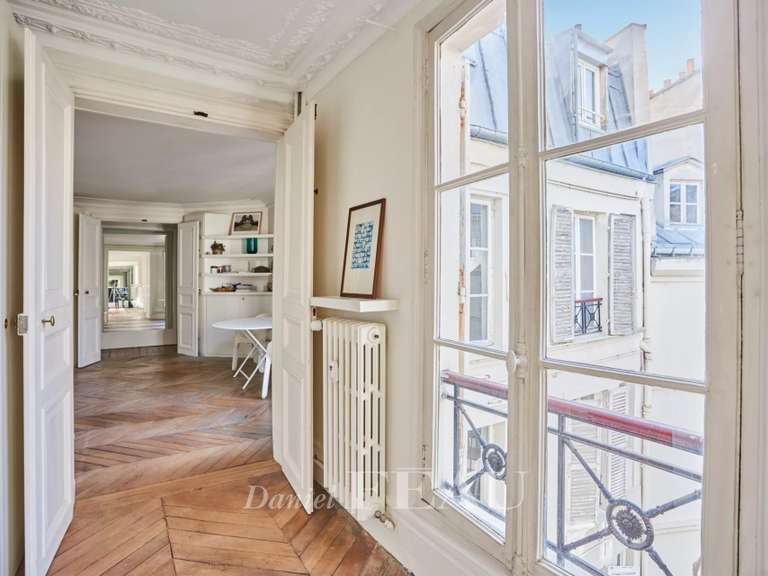 Appartement Paris 7e - 2 chambres - 83m²