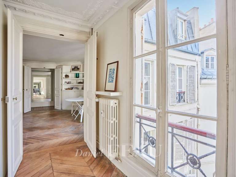 Appartement Paris 7e - 2 chambres - 83m²