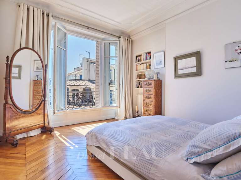 Appartement Paris 16e - 3 chambres - 160m²