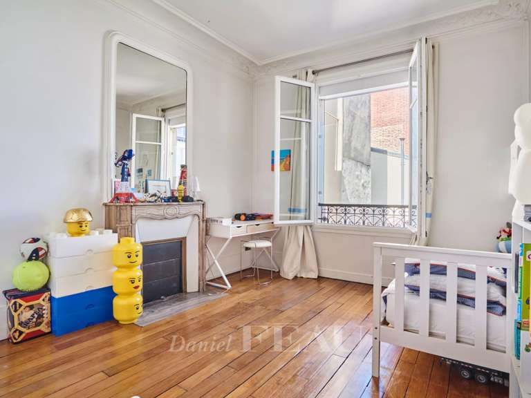 Appartement Paris 16e - 3 chambres - 160m²