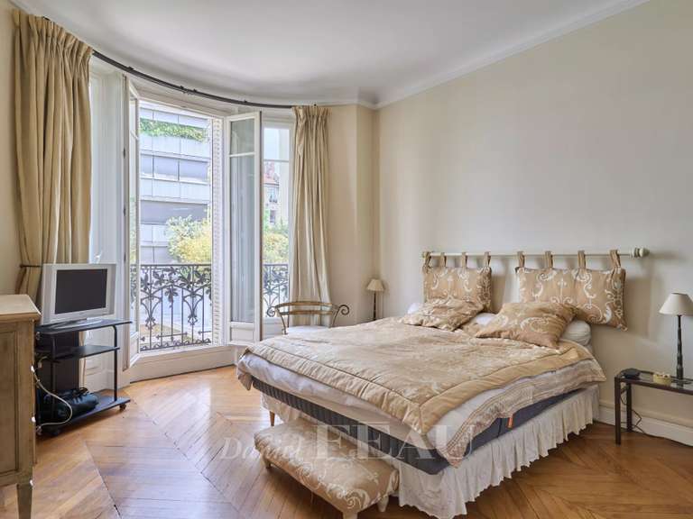 Appartement Paris 16e - 3 chambres - 148m²