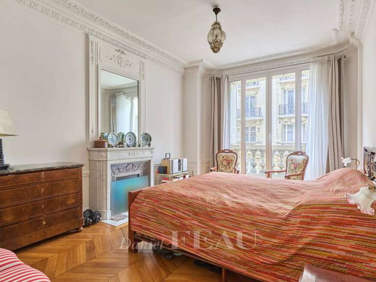 Appartement Paris 16e - 4 chambres - 181m²