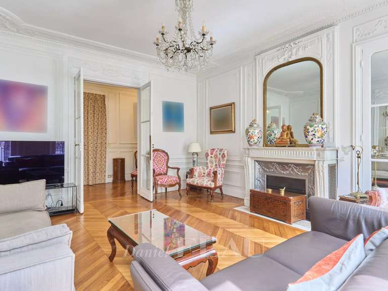 Appartement Paris 16e - 4 chambres - 181m²