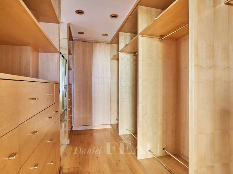 Appartement Paris 16e - 4 chambres - 291m²