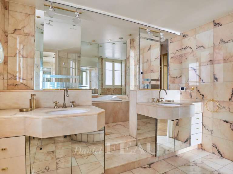 Appartement Paris 16e - 4 chambres - 291m²