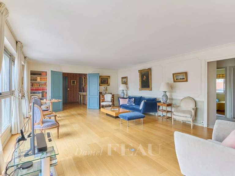 Appartement Paris 16e - 4 chambres - 130m²