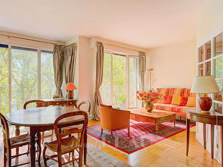 Appartement Paris 16e - 2 chambres - 120m²