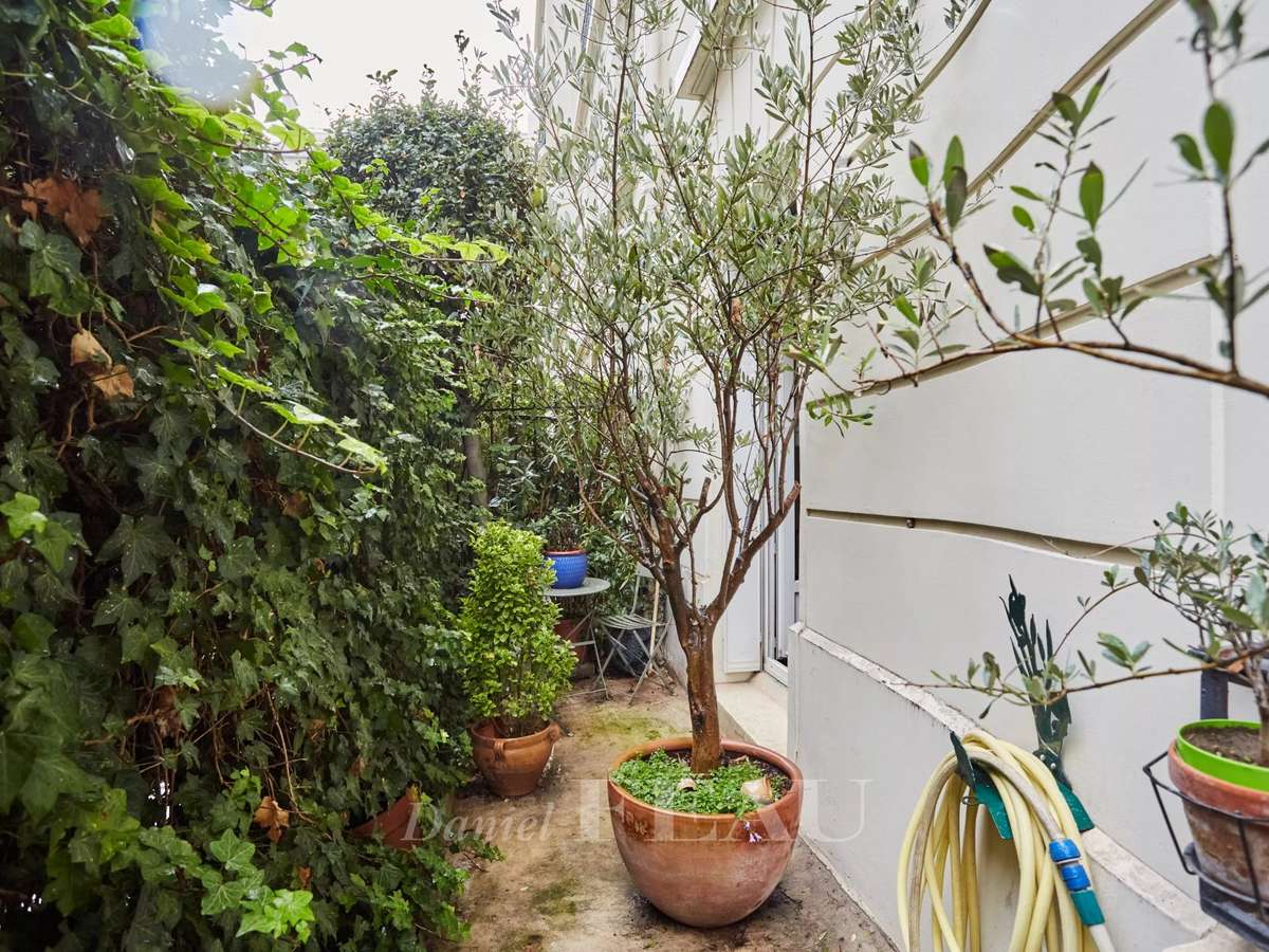 Apartment Paris 16e