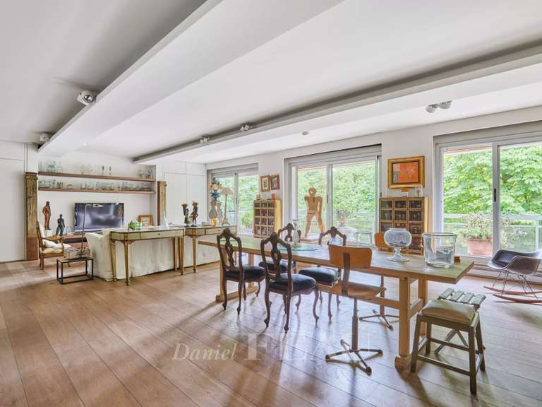 Appartement Paris 16e - 4 chambres - 215m²