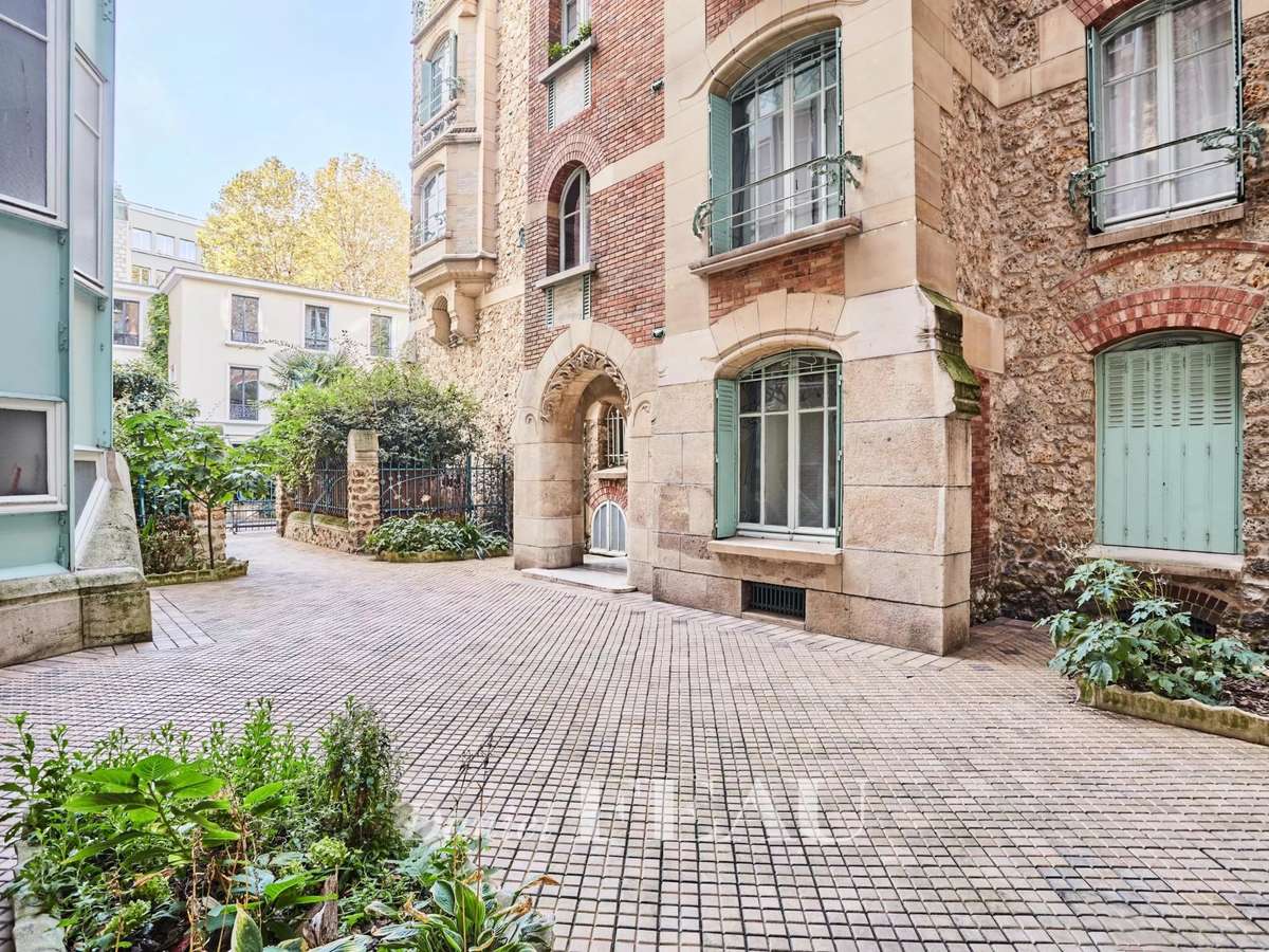 Apartment Paris 16e