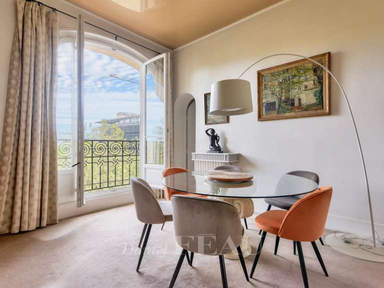 Appartement Paris 16e - 4 chambres - 139m²