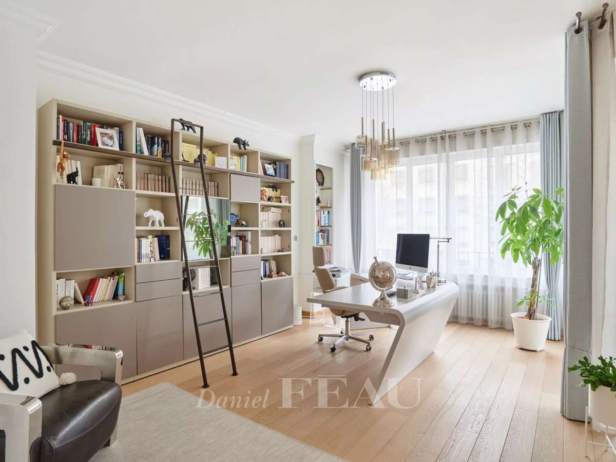 Apartment Paris 16e