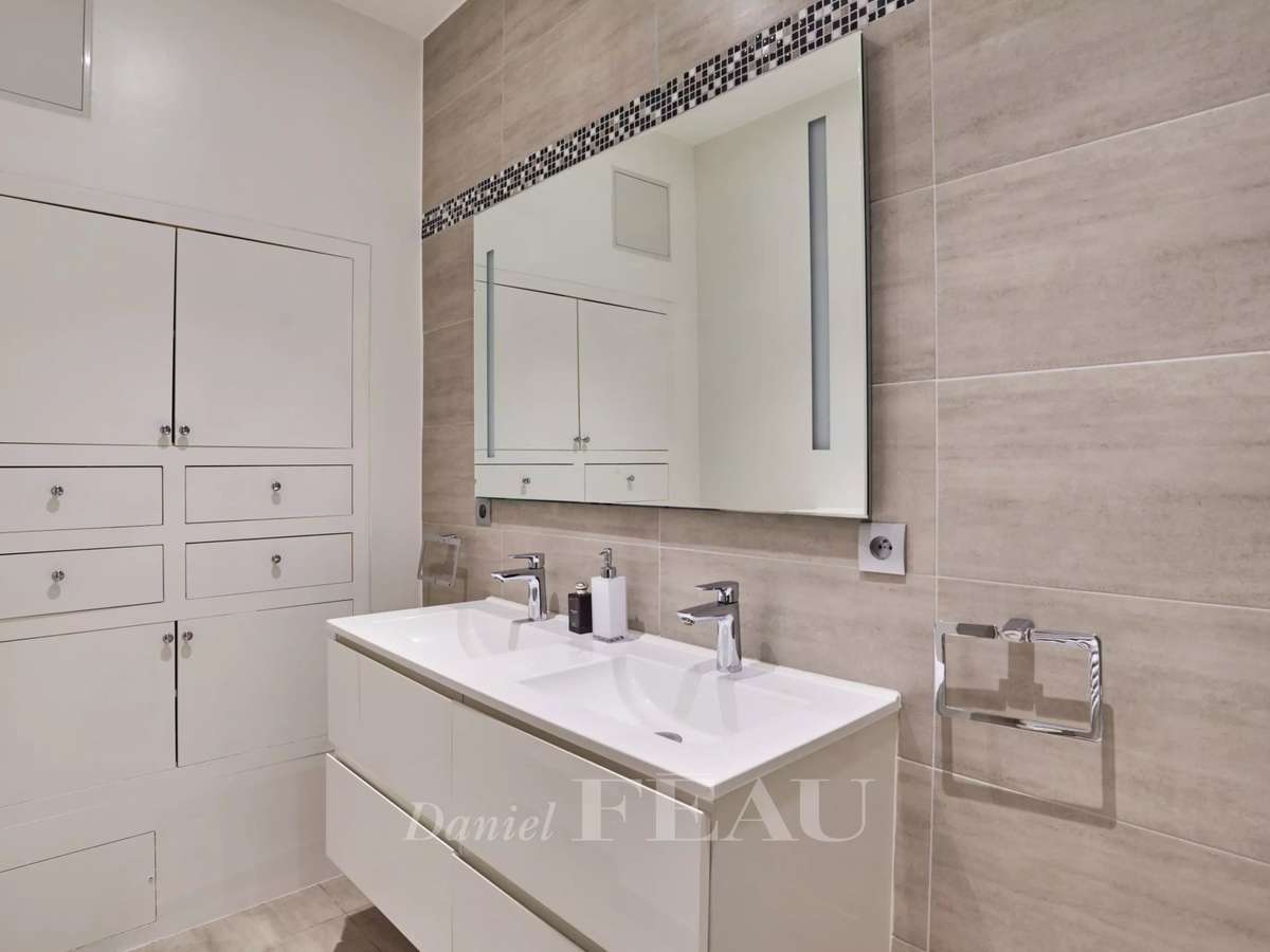 Apartment Paris 16e