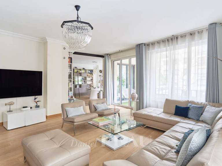 Apartment Paris 16e - 3 bedrooms - 165m²