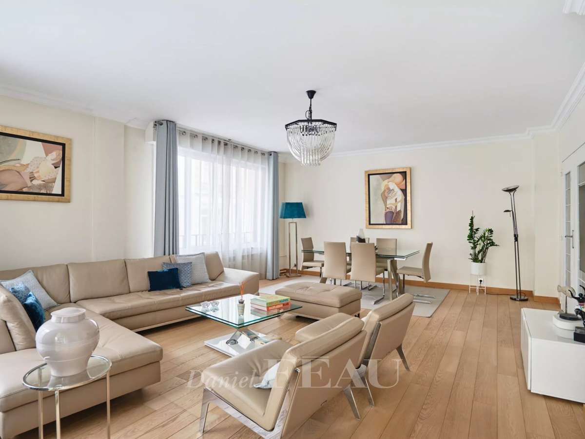 Apartment Paris 16e