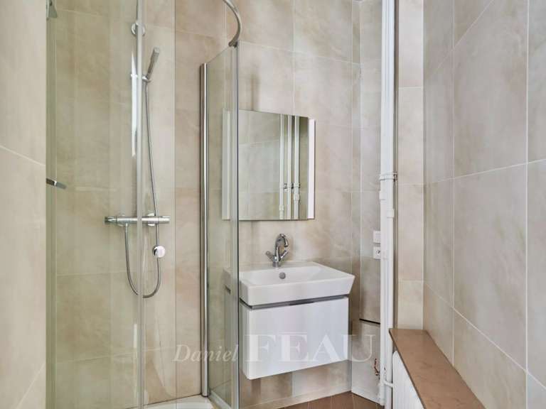Appartement Paris 16e - 3 chambres - 136m²