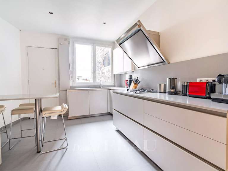 Appartement Paris 16e - 4 chambres - 212m²