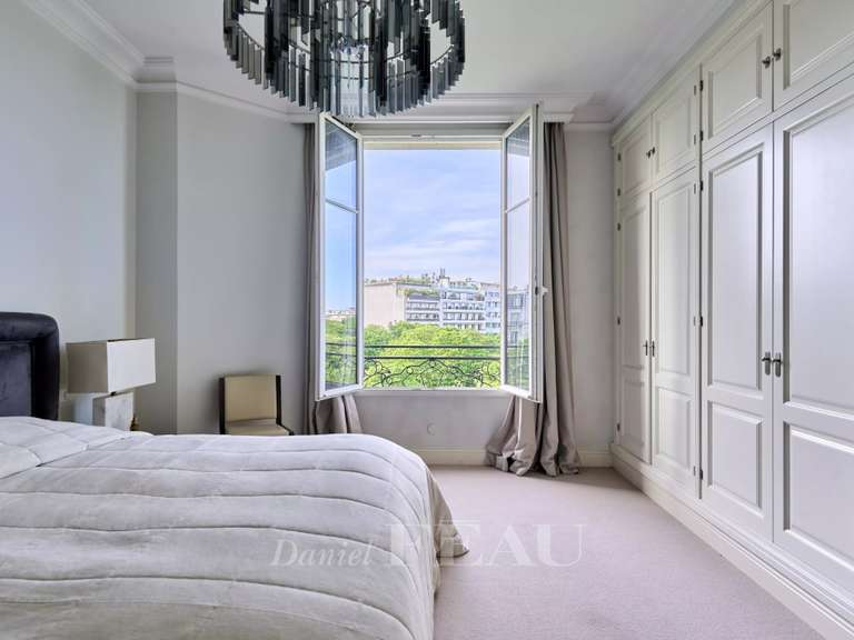 Apartment Paris 16e - 4 bedrooms - 212m²