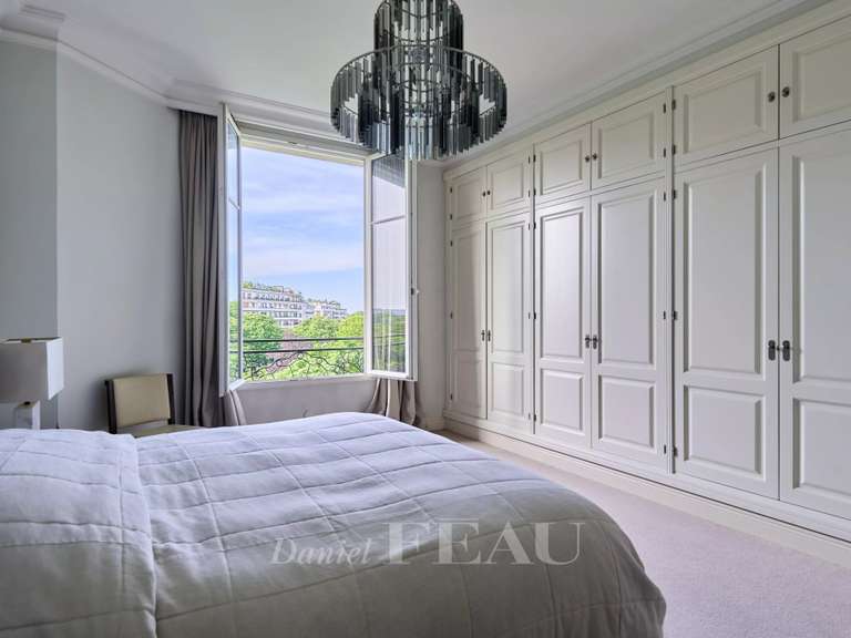 Apartment Paris 16e - 4 bedrooms - 212m²