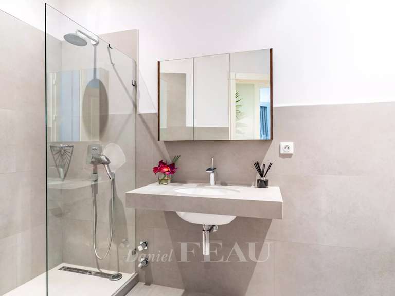 Apartment Paris 16e - 4 bedrooms - 212m²