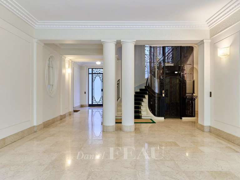 Apartment Paris 16e - 4 bedrooms - 212m²