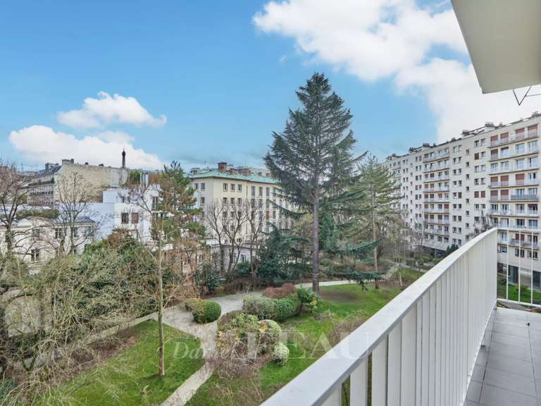 Appartement Paris 16e - 4 chambres - 135m²