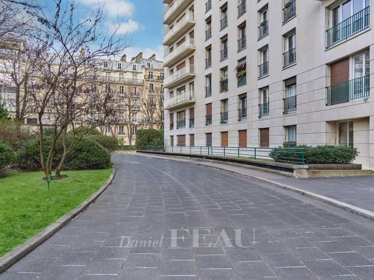 Appartement Paris 16e - 4 chambres - 135m²
