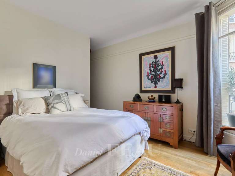 Appartement Paris 16e - 2 chambres - 91m²