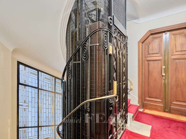 Appartement Paris 16e - 2 chambres - 91m²