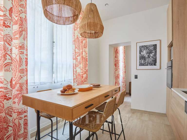 Appartement Paris 16e - 4 chambres - 231m²