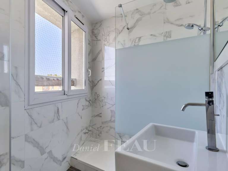Appartement Paris 16e - 2 chambres - 94m²