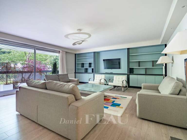 Apartment Neuilly-sur-Seine - 5 bedrooms - 215m²