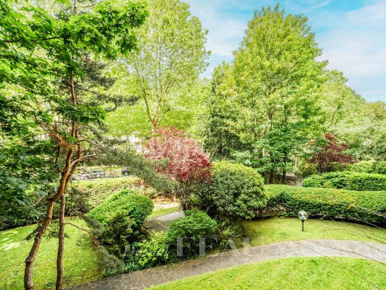 Apartment Neuilly-sur-Seine - 5 bedrooms - 215m²