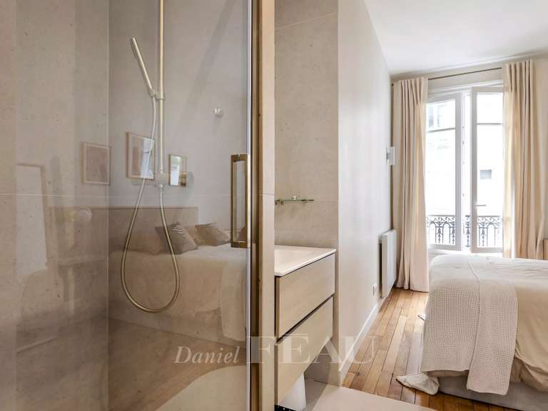 Apartment Neuilly-sur-Seine - 4 bedrooms - 181m²