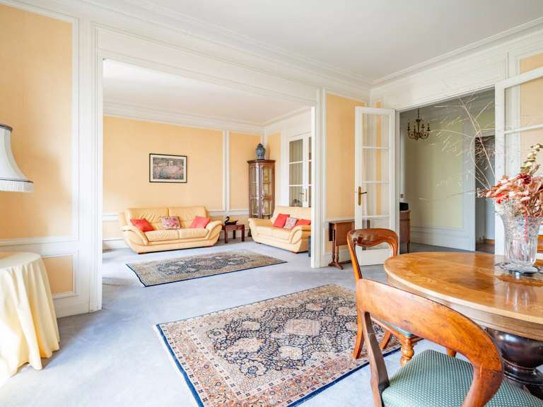 Apartment Neuilly-sur-Seine - 3 bedrooms - 151m²