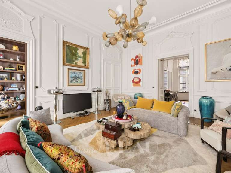 Apartment Paris 1er - 2 bedrooms - 146m²