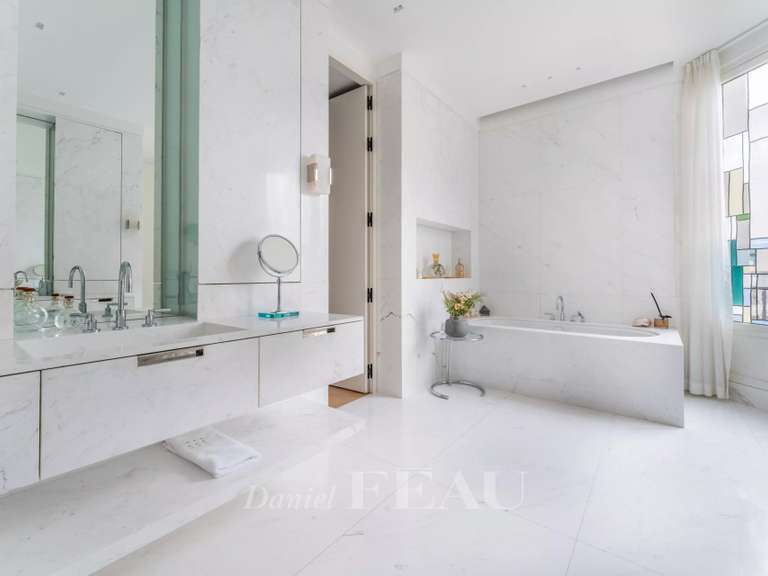 Apartment Neuilly-sur-Seine - 3 bedrooms - 380m²