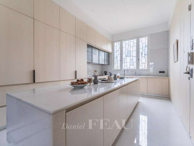 Apartment Neuilly-sur-Seine - 3 bedrooms - 380m²