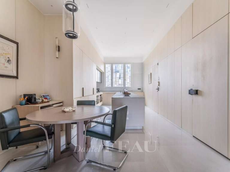 Apartment Neuilly-sur-Seine - 3 bedrooms - 380m²