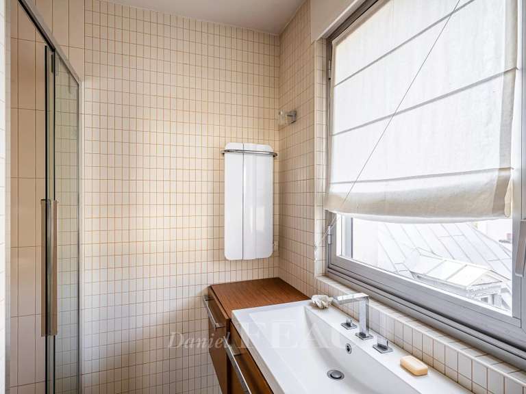 Apartment Neuilly-sur-Seine - 4 bedrooms - 173m²