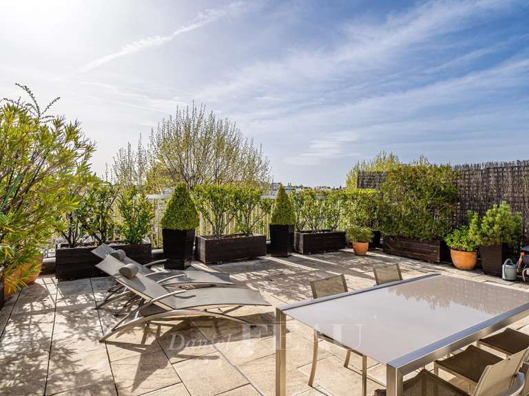 Apartment Neuilly-sur-Seine - 4 bedrooms - 173m²