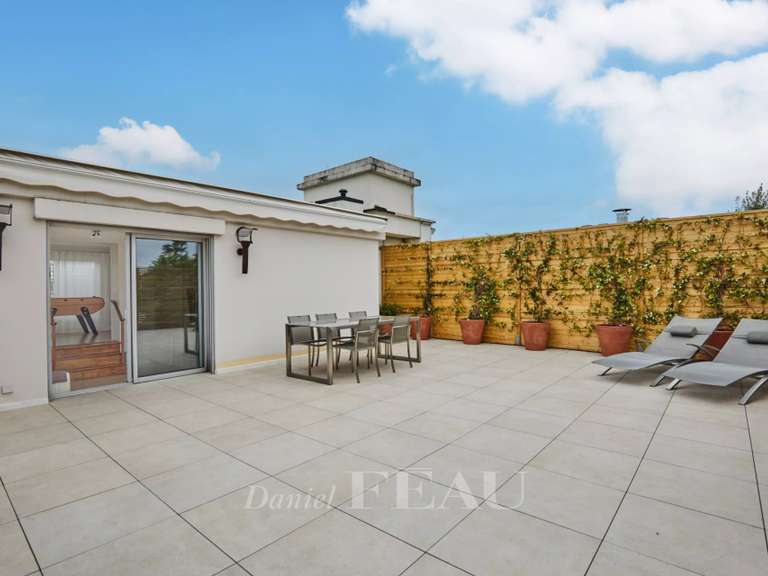 Apartment Neuilly-sur-Seine - 4 bedrooms - 173m²