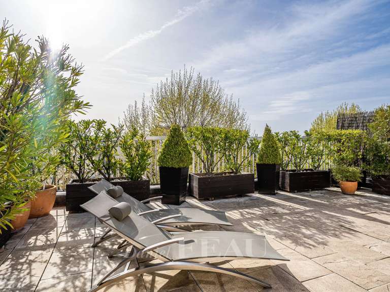 Apartment Neuilly-sur-Seine - 4 bedrooms - 173m²